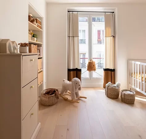 chambre-bebe-couleur-bois