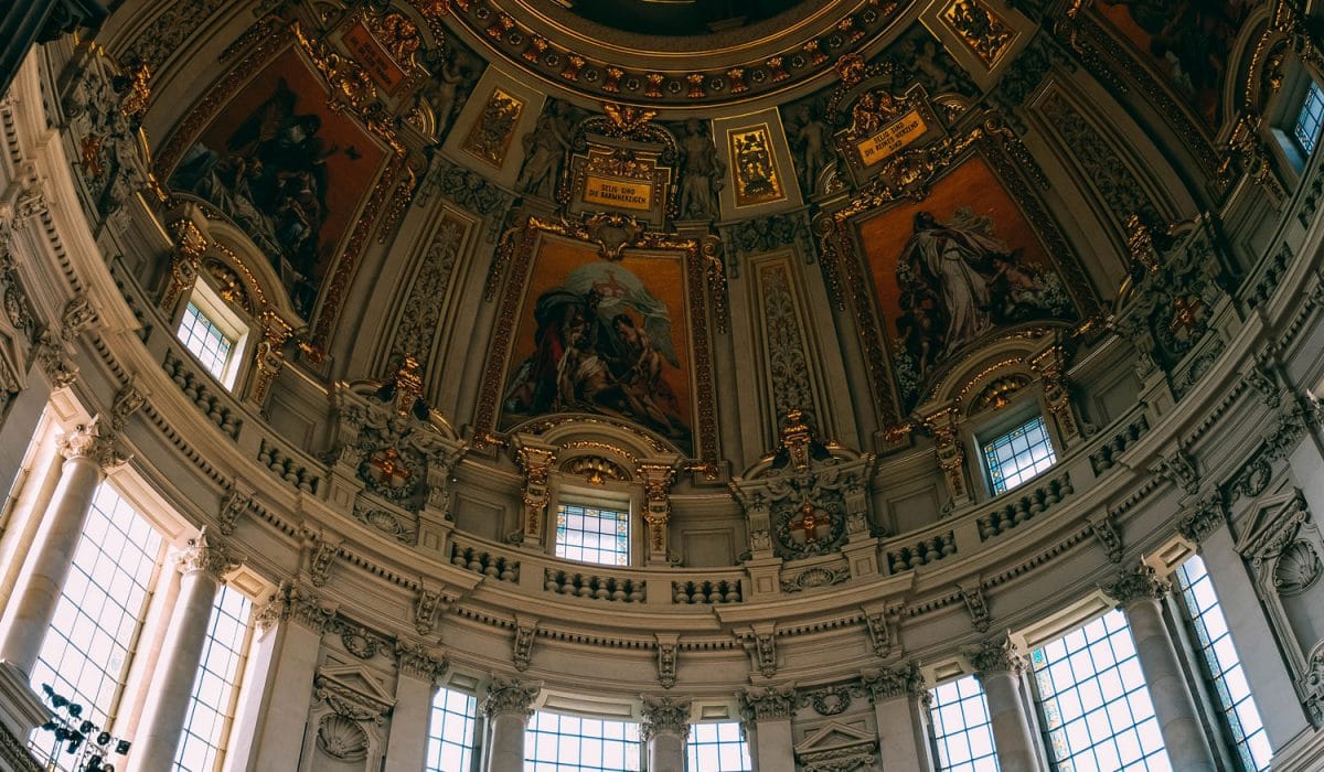 dome-batiment-medieval